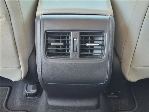 Used 2018 Honda Accord Touring image 17