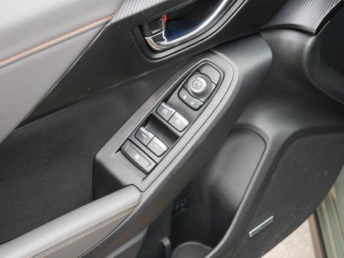 Used 2024 Subaru Crosstrek 2.5i Limited AWD/4WD image 19