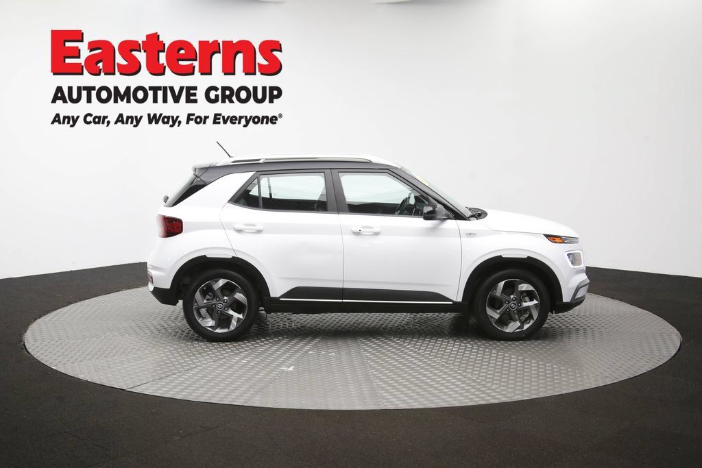 Used 2025 Hyundai Venue Limited FWD image 44