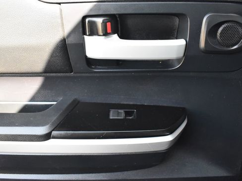 Used 2016 Toyota Tundra SR5 w/ SR5 Upgrade Package image 12