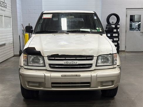 Used 2000 Isuzu Trooper S image 2