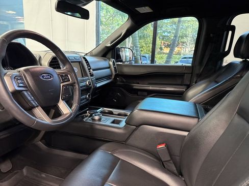 Used 2021 Ford Expedition Max XLT image 15