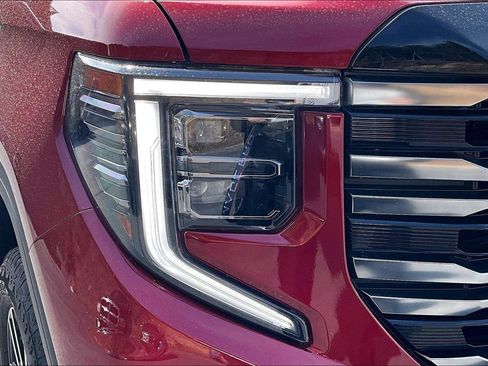 Used 2025 GMC Sierra 1500 AT4 w/ AT4 Premium Package AWD/4WD image 30