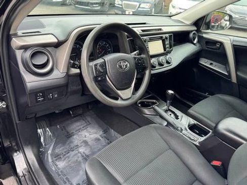 Used 2018 Toyota RAV4 LE w/ Carpet Mat Package FWD image 11