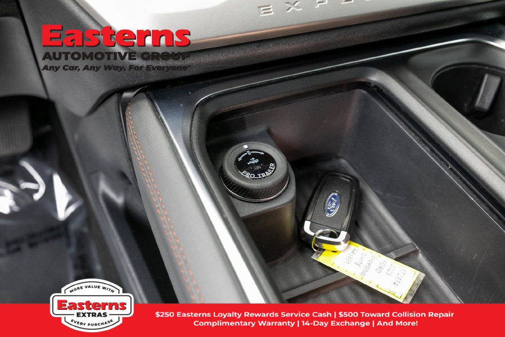 Used 2025 Ford Expedition Active AWD/4WD image 13