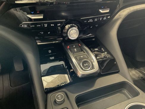 Used 2025 Acura MDX w/ Technology Package image 19