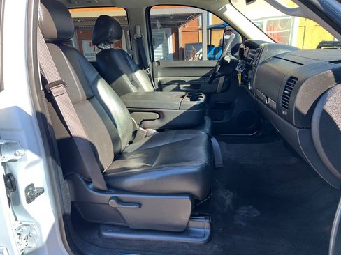 Used 2013 Chevrolet Silverado 3500 LT w/ Convenience Package image 35