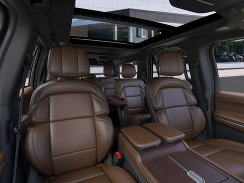 New 2026 Lincoln Navigator L Reserve AWD/4WD image 10
