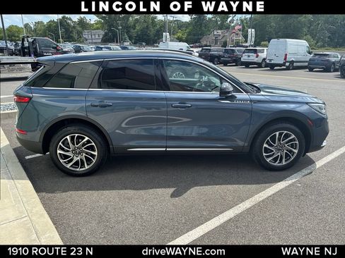 Certified 2022 Lincoln Corsair AWD w/ Equipment Group 101A image 9