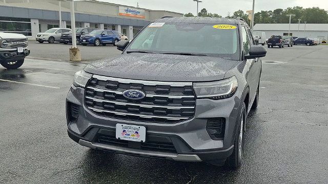 Certified 2025 Ford Explorer Active AWD/4WD image 3