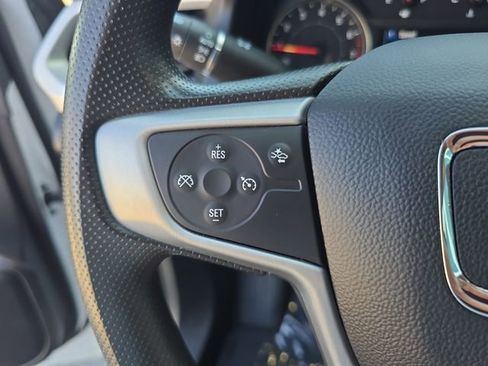 Certified 2023 GMC Acadia SLE w/ Driver Convenience Package image 25