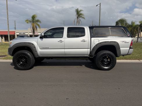 Used 2012 Toyota Tacoma 4x4 Double Cab w/ TRD Sport Pkg image 8