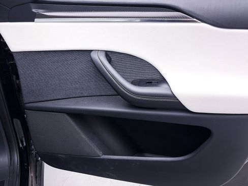 Used 2023 Tesla Model X Plaid image 32