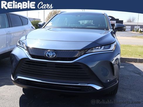 Used 2021 Toyota Venza XLE w/ Softex Package image 12