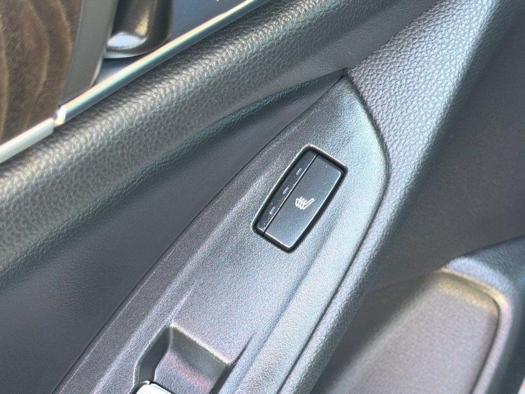 Used 2018 Honda Accord Touring image 19