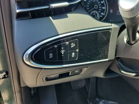 Certified 2024 Genesis GV70 2.5T AWD/4WD image 18