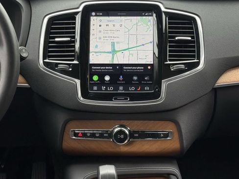 Used 2024 Volvo XC90 B6 Plus w/ Protection Package Premier AWD/4WD image 17