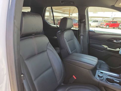 Used 2023 Chevrolet Traverse RS image 10