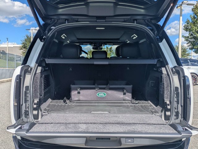New 2027 Land Rover Range Rover Long Wheelbase SE AWD/4WD image 13