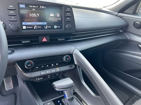 Used 2025 Hyundai Elantra Sport image 19