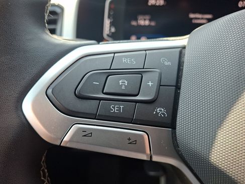 Used 2021 Volkswagen Atlas Cross Sport SEL Premium AWD/4WD image 21