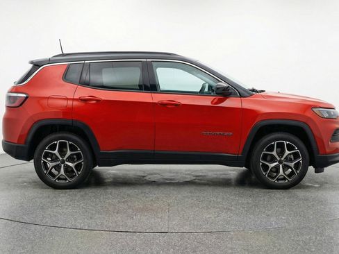 Used 2025 Jeep Compass Limited AWD/4WD image 11