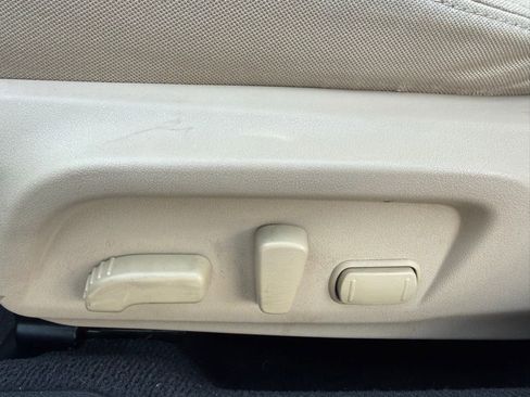 Used 2017 Subaru Outback 2.5i Premium image 19