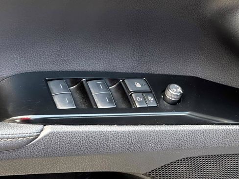 Used 2025 Toyota Camry XLE FWD image 13