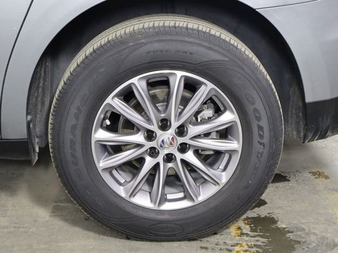 Used 2023 Buick Enclave Essence w/ Trailering Package, 5000 lbs. FWD image 39