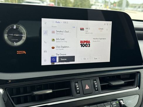 Used 2025 Lexus ES 350 w/ Premium Package FWD image 23