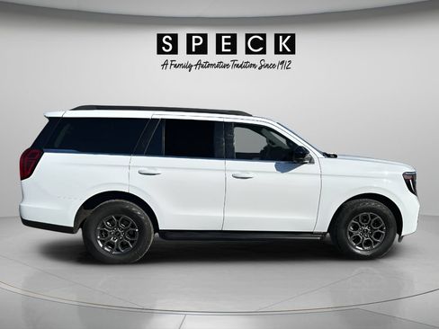 Used 2025 Ford Expedition Active AWD/4WD image 6