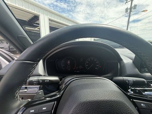 Used 2025 Honda Civic Sport image 15
