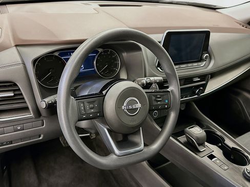 Used 2023 Nissan Rogue SV image 18