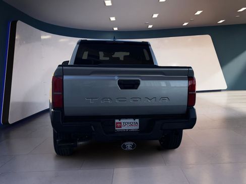 Used 2025 Toyota Tacoma SR image 4