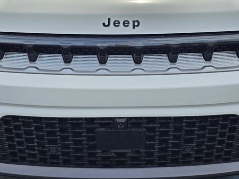New 2026 Jeep Grand Wagoneer 2WD image 3