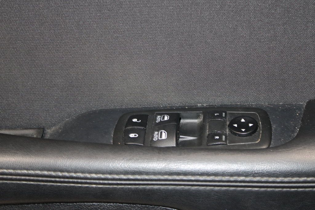 Used 2019 Dodge Challenger R/T RWD image 21