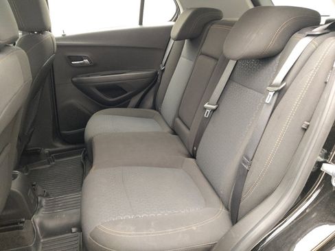 Used 2020 Chevrolet Trax LS AWD/4WD image 18