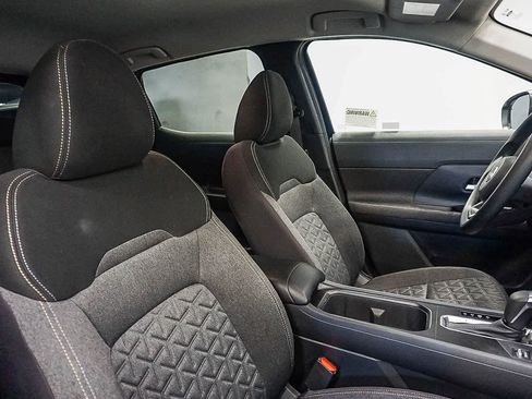 Used 2025 Nissan Kicks SV image 16