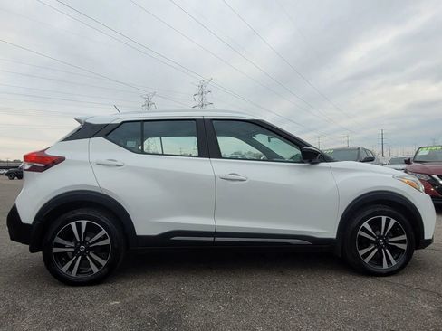 Used 2020 Nissan Kicks SR w/ SR Premium Package image 10