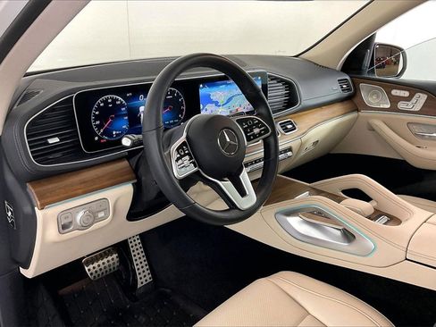 Certified 2023 Mercedes-Benz GLS 450 4MATIC image 11