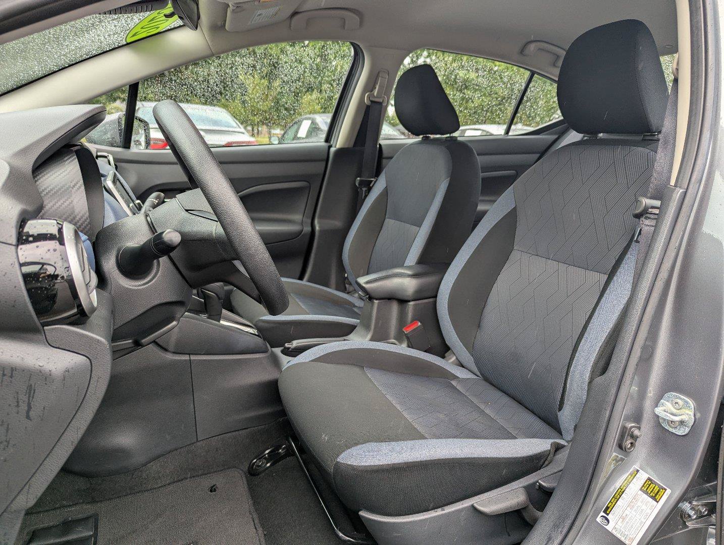 Used 2025 Nissan Versa SV FWD image 27