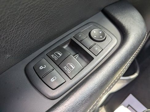 Used 2016 Dodge Challenger SRT Hellcat RWD image 22