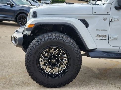 Used 2019 Jeep Wrangler Unlimited Sahara image 15