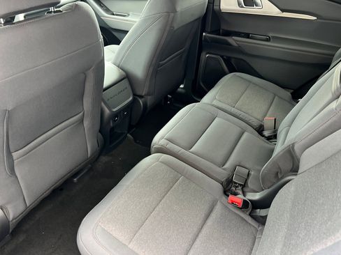 New 2025 Ford Explorer Active image 11