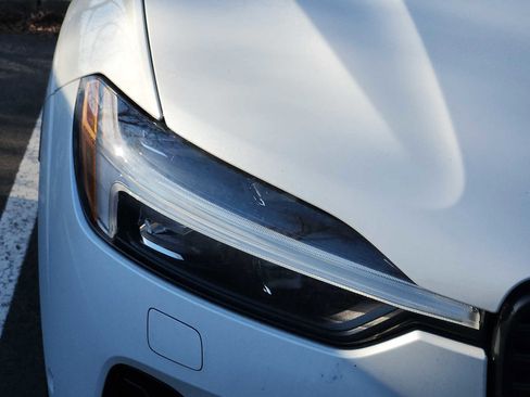 Used 2023 Volvo XC60 B5 Ultimate image 3