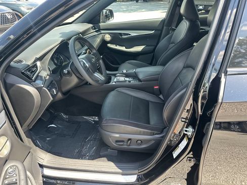 Used 2023 INFINITI QX50 Sport FWD image 9