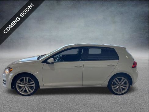 Used 2017 Volkswagen Golf 4-Door FWD image 3