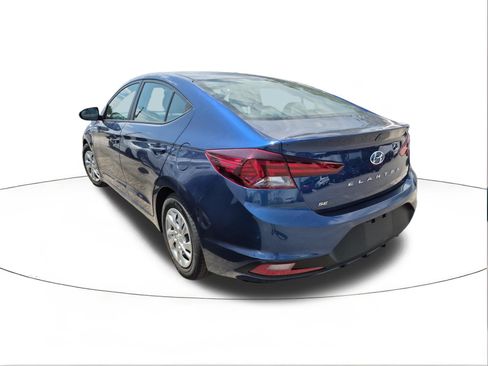 Used 2020 Hyundai Elantra SE FWD image 3