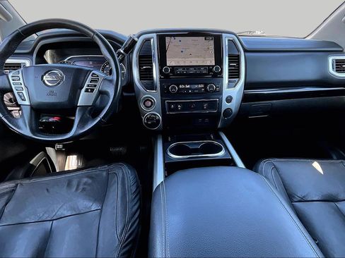 Used 2021 Nissan Titan SV w/ SV Convenience Package image 14