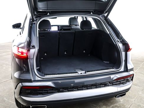 Used 2025 Audi Q5 Premium Plus w/ Premium Plus image 23